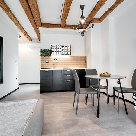Black & White Apartments Rijeka Exterior photo